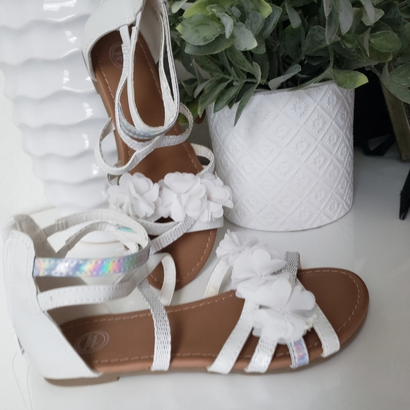 Bundle Girl shoes nwt (4pairs) - Picture 3 of 8